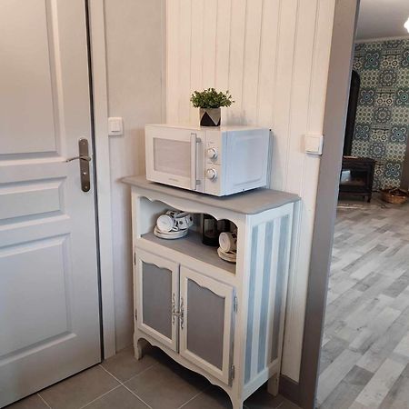 Chalet Dans La Foret....Adorable 1 Bedroom Chalet Surrounded By Woodland Pressignac Exterior photo